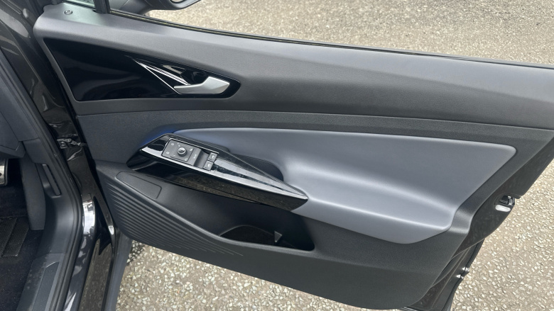 Volkswagen ID.4 109kW Life Pure 52kWh 5dr Auto Electric Estate